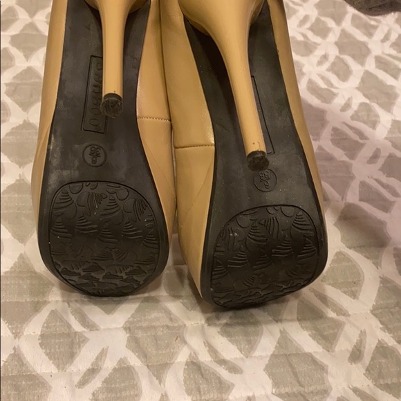 Tan heels 🌸3 for $15 - Picture 4 of 6